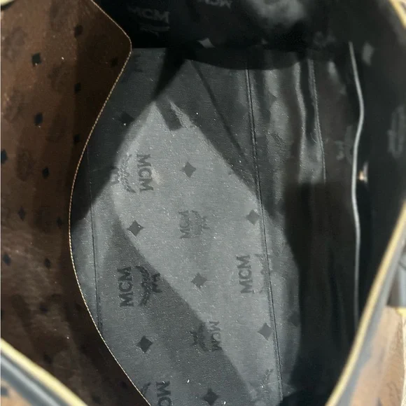 Luxury Metallic Gold and Black Weekender Bag - Picture 11 of 12